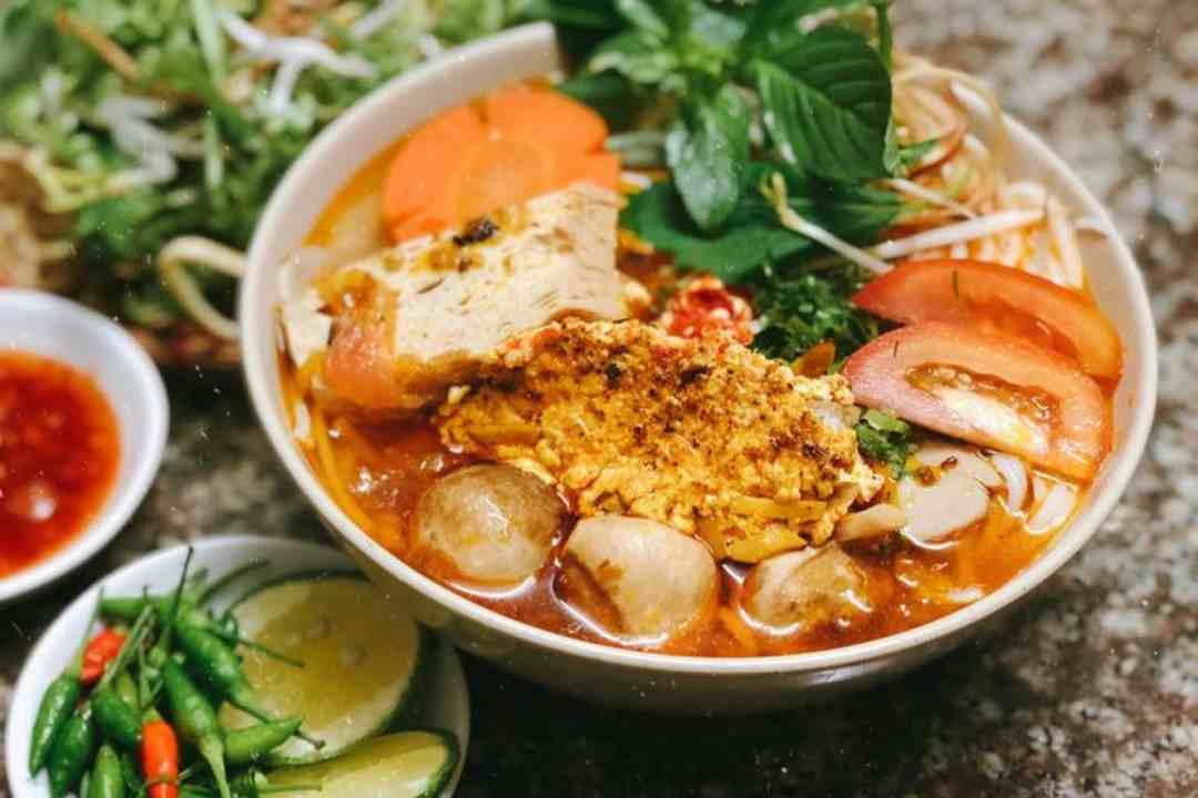 Món bún riêu chay tại Chùa Bửu Long