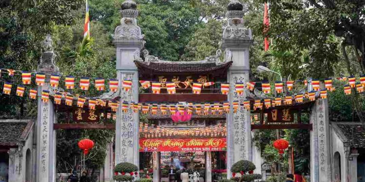 Chùa Láng với tên gọi chính thức là Chiêu Thiền Tự