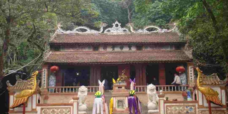 Kiến trúc mang đậm dấu ấn dân tộc tại đền cô Chín