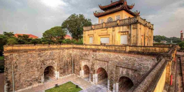 Phần sót lại của điện Kính Thiên trong khu di tích