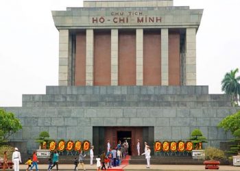 Lăng được xây dựng rất khang trang