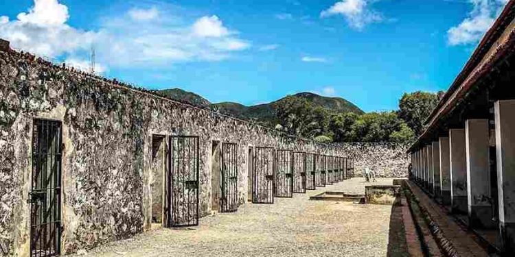 Nhà tù Côn Đảo nằm ở vùng biển thuộc tỉnh Bà Rịa - Vũng Tàu