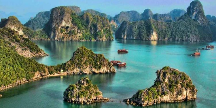 Hình ảnh sinh động về vịnh Hạ Long