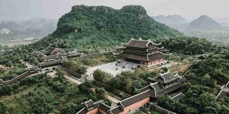 Đường đi chùa Yên Tử Quảng Ninh không hề khó đi