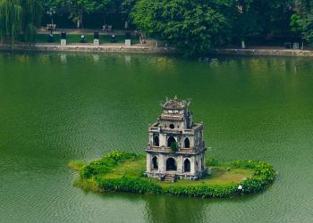 Hồ Gươm có tổng cộng với diện tích 12ha