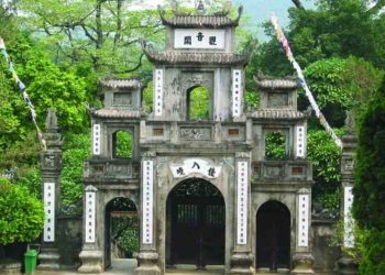 Địa điểm tham quan tại chùa Hương du khách không thể bỏ qua