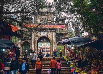 Lễ hội Chùa Hương có gì thu hút khác du lịch trên cả nước?