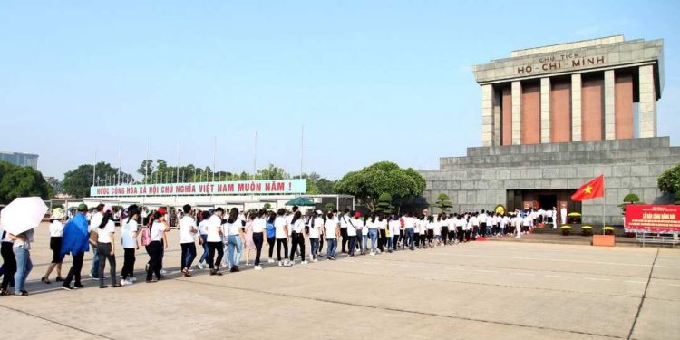 Tham quan Lăng Bác cần biết những thông tin gì khi đi?