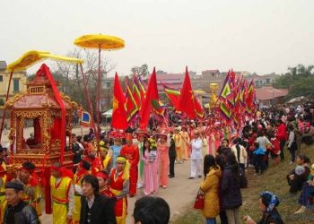 Tại sao bạn nên tham gia Lễ Hội Chùa Dâu?