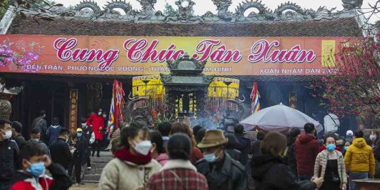 Lễ hội Đền Trần với nhiều hoạt động ngày đầu năm