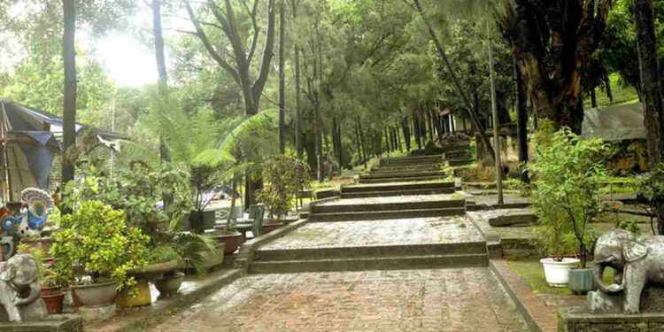 Đi từ Hà Nội đến Chùa Trăm Gian bằng xe buýt