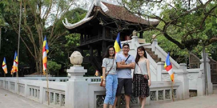 Khám phá những điều thú vị tại Chùa Một Cột