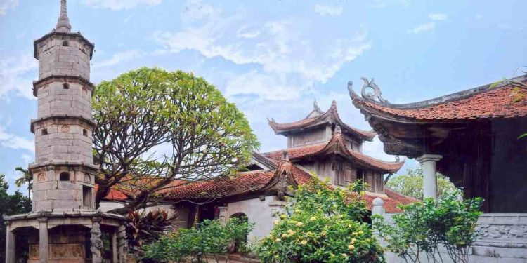 Chùa Dâu là một trong những điểm tham quan huyền bí nhất nước ta