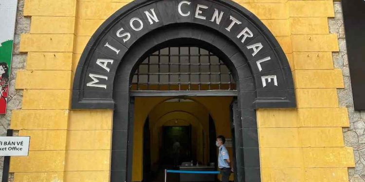 Nhà tù Hỏa Lò cũng có một số đặc điểm khác nhau