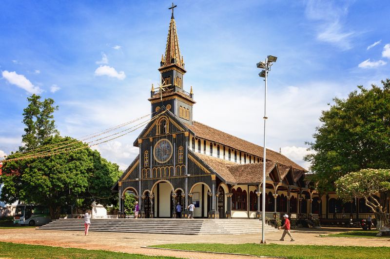 Nhà thờ gỗ Kon Tum, biểu tượng kiến trúc độc đáo